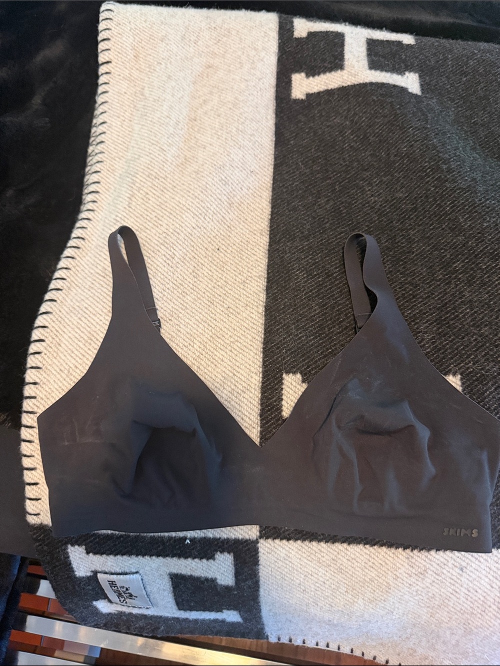 SKIMS Black Seamless Wireless Scoop Bralette